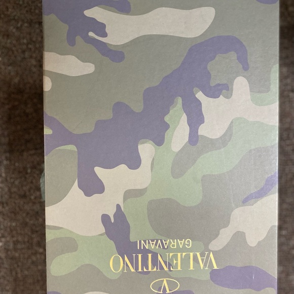 Brand new Valentino sneakers size 11(U.S) - Picture 2 of 4